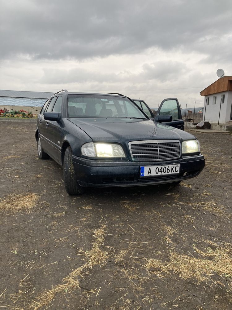 Mercedes c220 чист физел