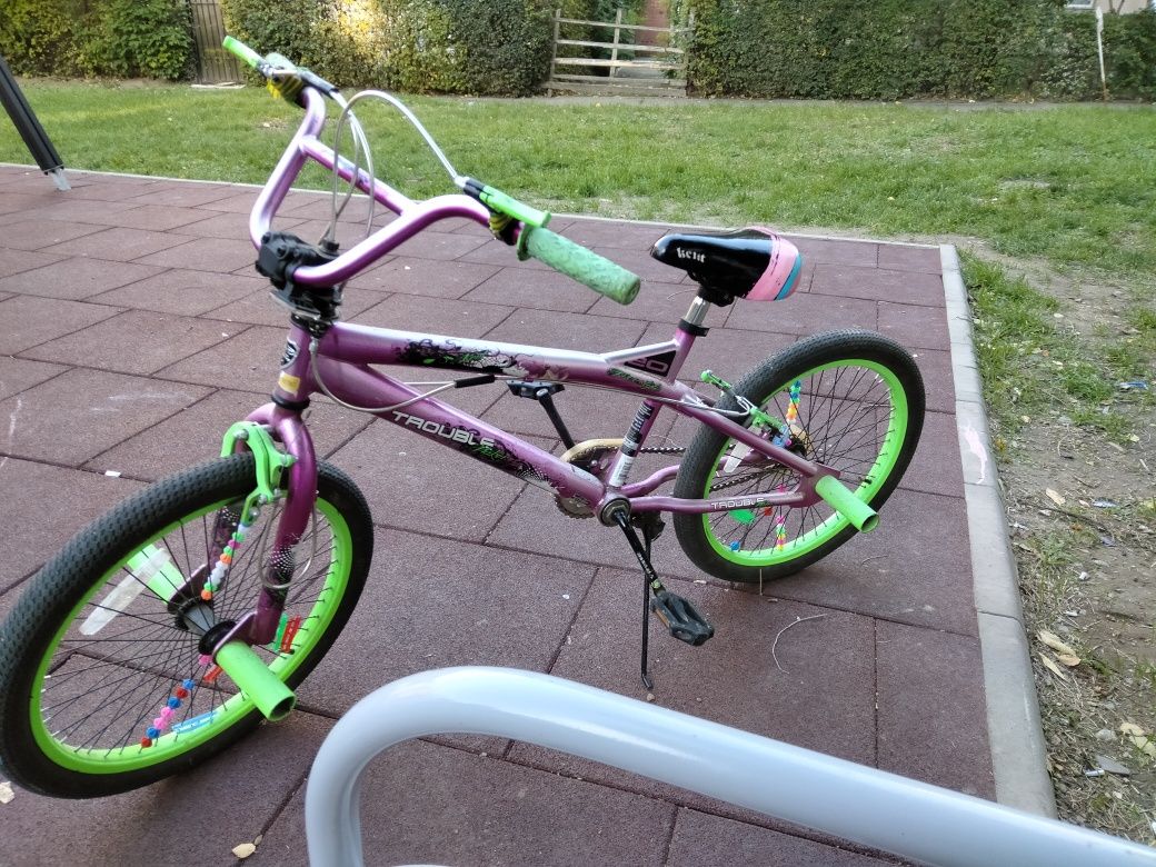 Bicicleta      BMX.