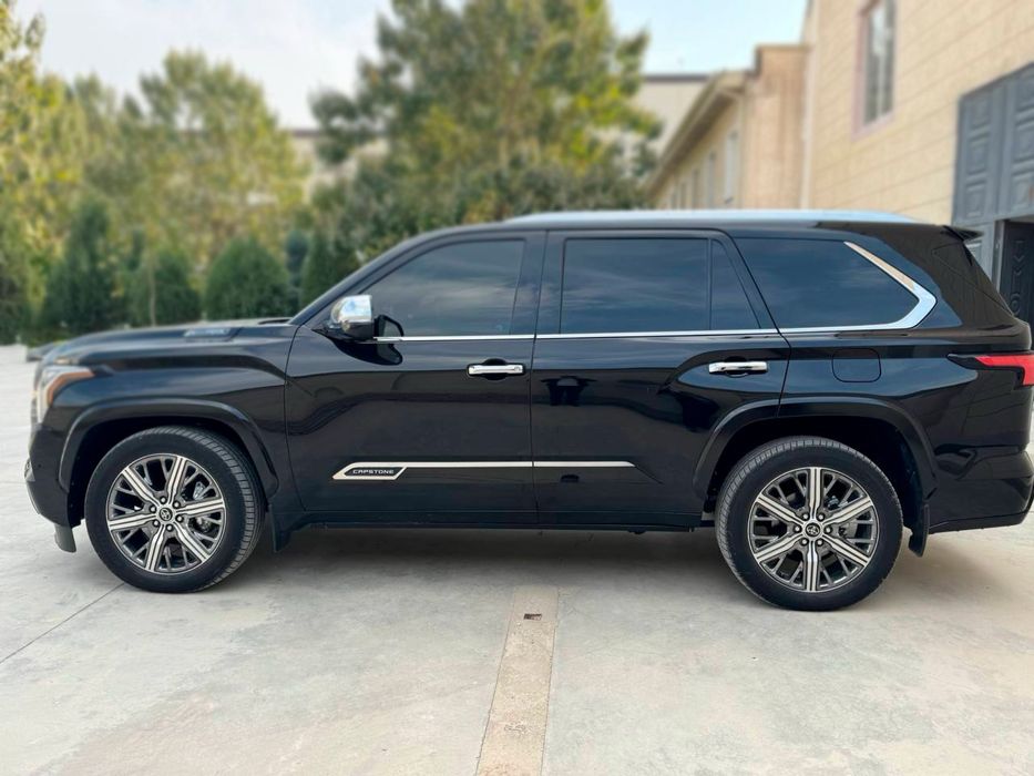 Toyota Sequoia 2023