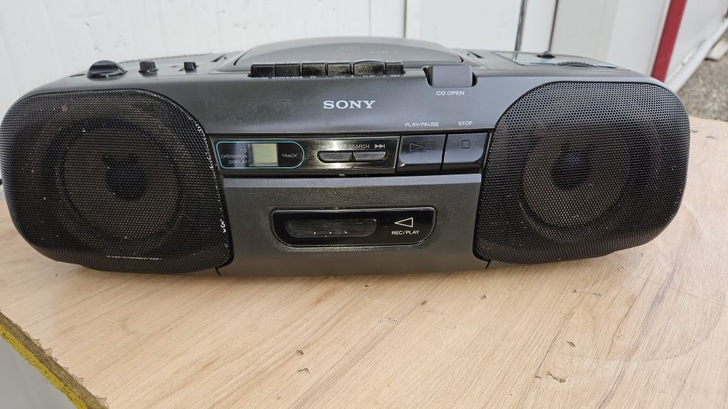 Sony CFD 9 CD Radio Cassette