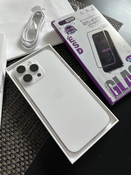 НОВ/Гаранция iPhone 16 pro max