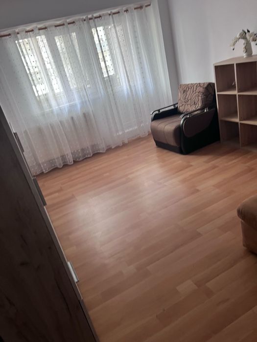 Inchiriez apartament zona Mall Promenada