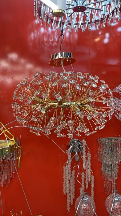 Люстра новая с лампочками