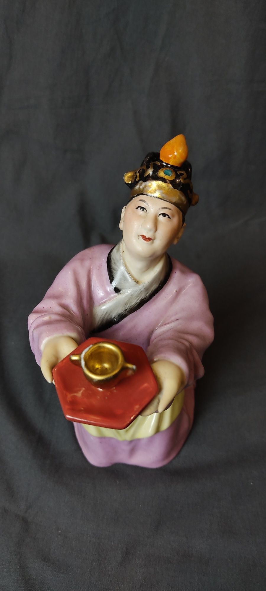 Фарфоровая статуэтка старый китай чайная церемония фигурка