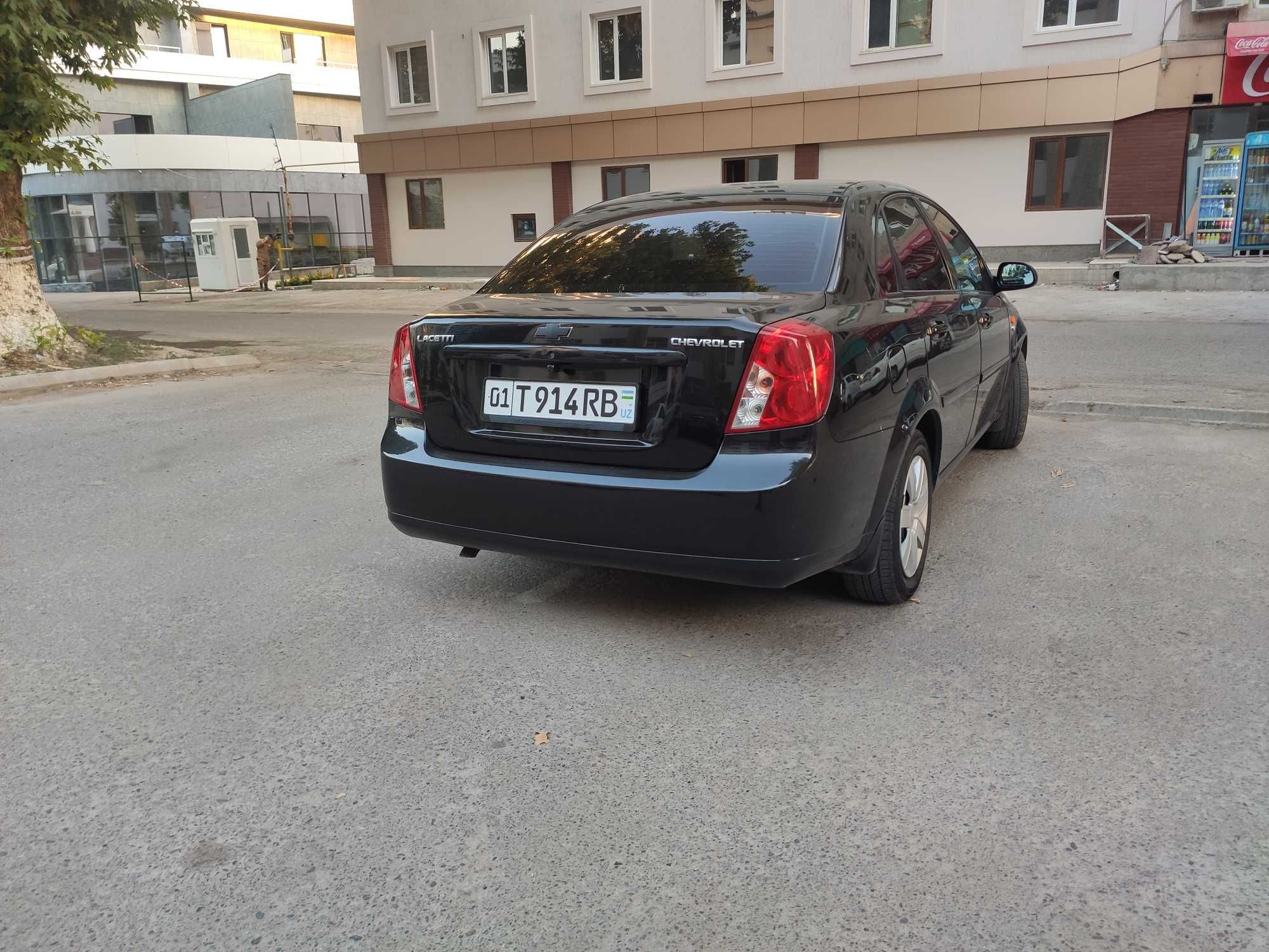 срочно Chevrolet Lacetti Ласетти метан кондиционер 1.8  свежая резина