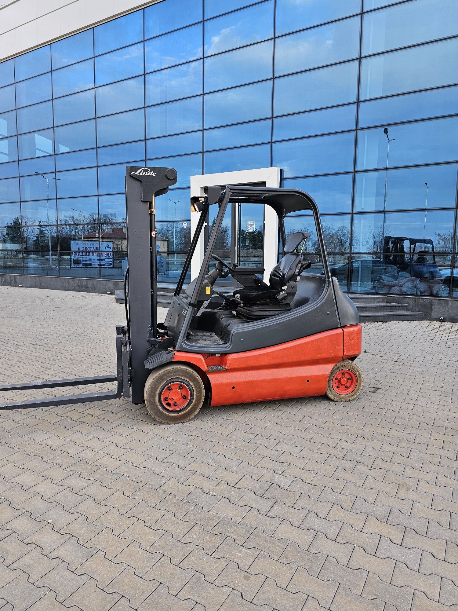 Linde E25 електрокар