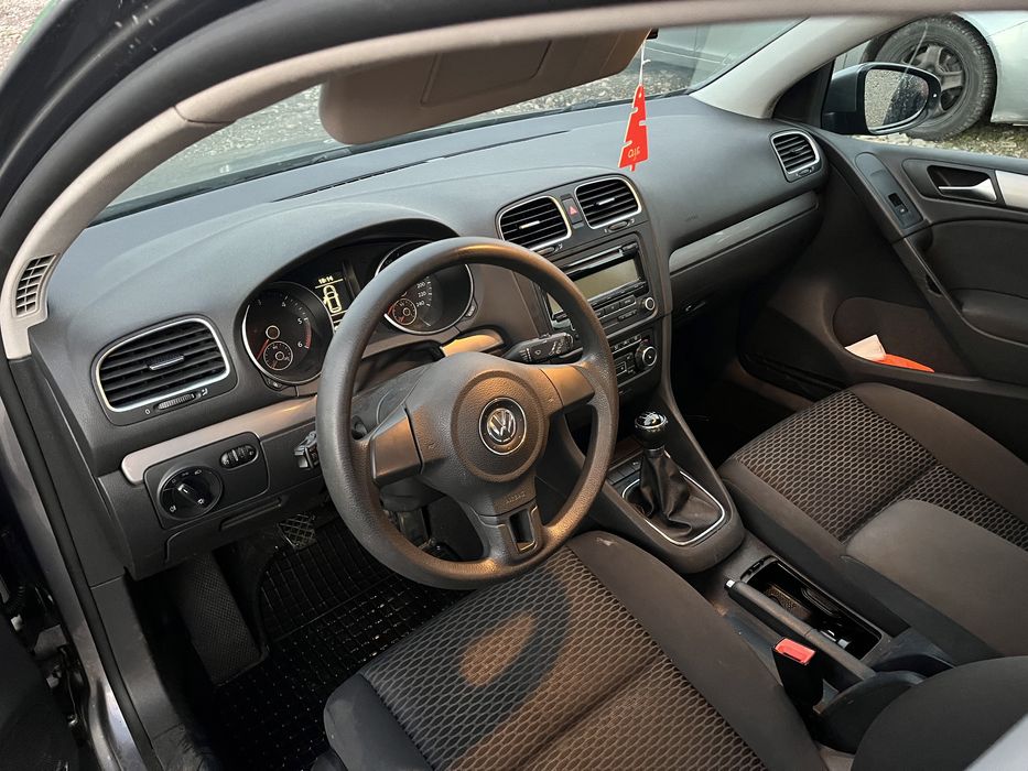 Inchiriez Volkswagen Golf 6 1.6 TDI Masina De Inchiriat