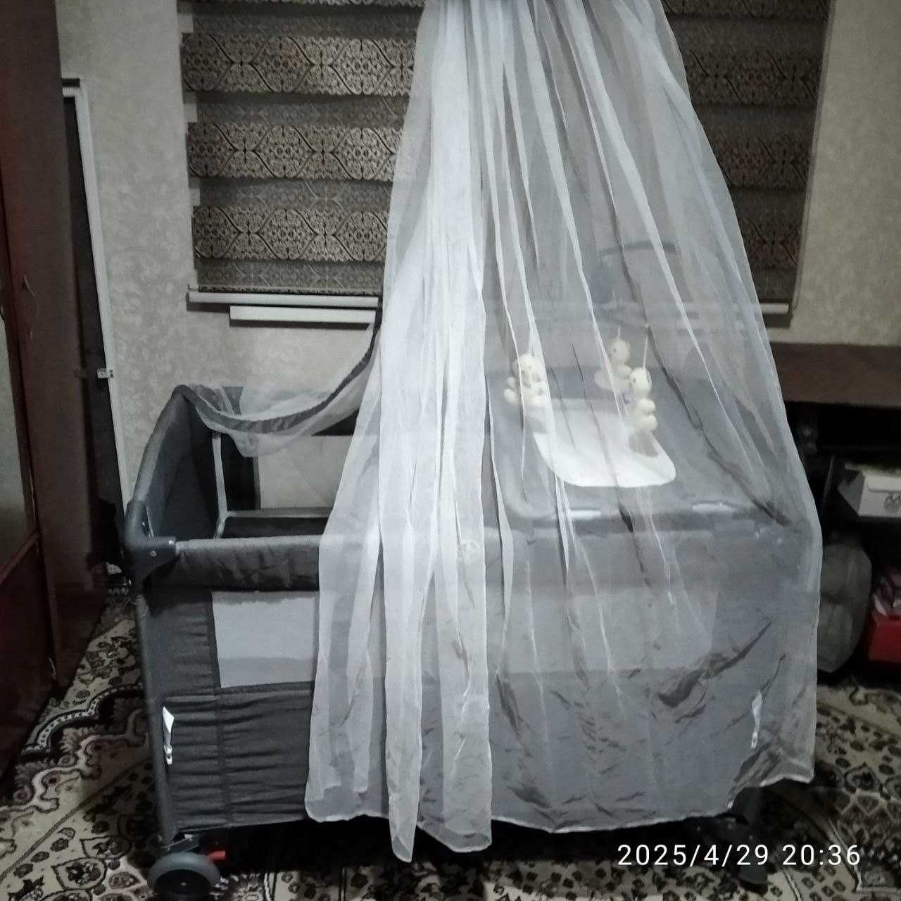 Ёш болалар кровати