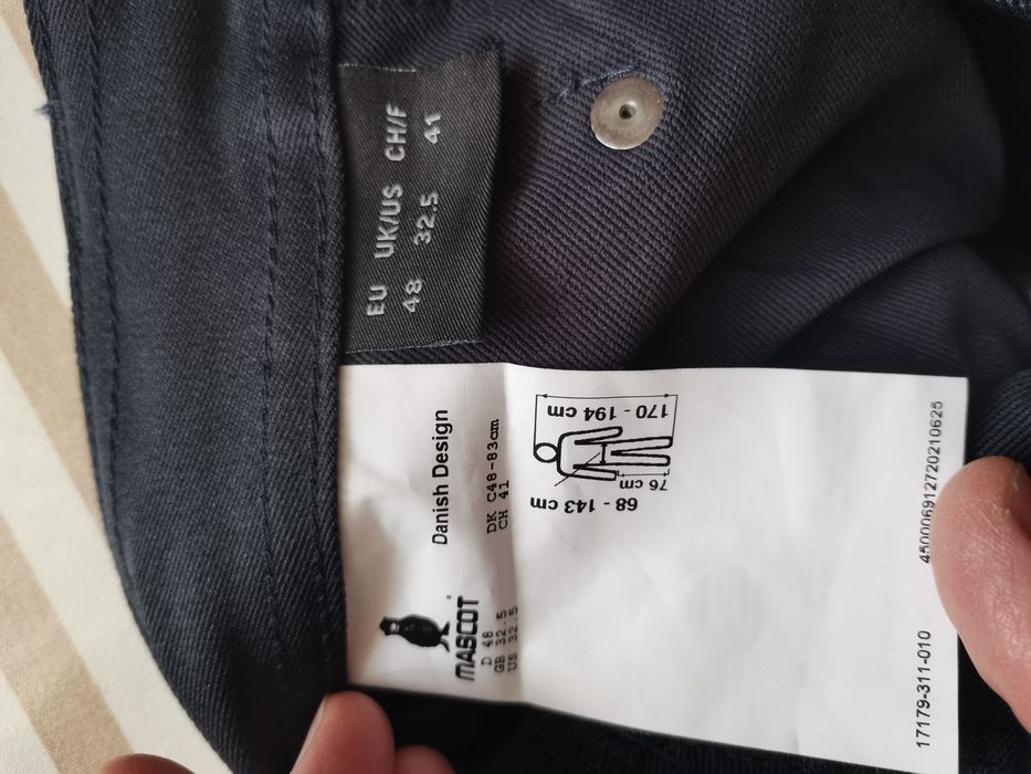 Vand pantaloni munca MASCOT marimea 48 NOI cu eticheta