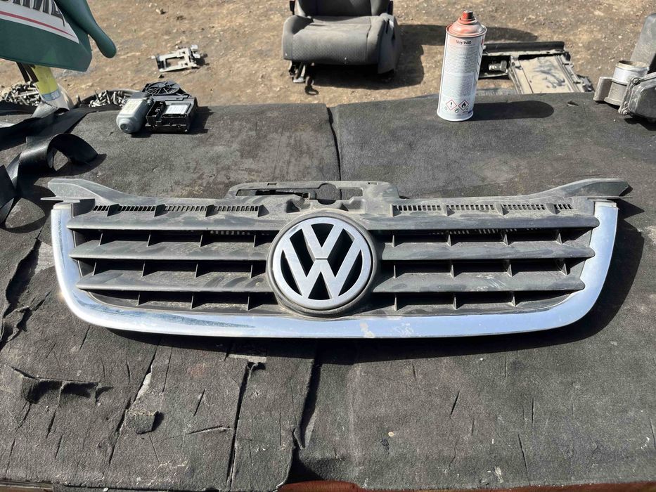 Решетка за Vw Touran t1 2005г оригинална 1t0853651 много добро състо