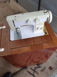 Швейная машинка Чайка 142М
