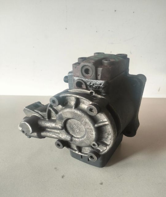 Pompe înalte 1.6 tdi 03l130755e01 Skoda Octavia a 2-a generatie