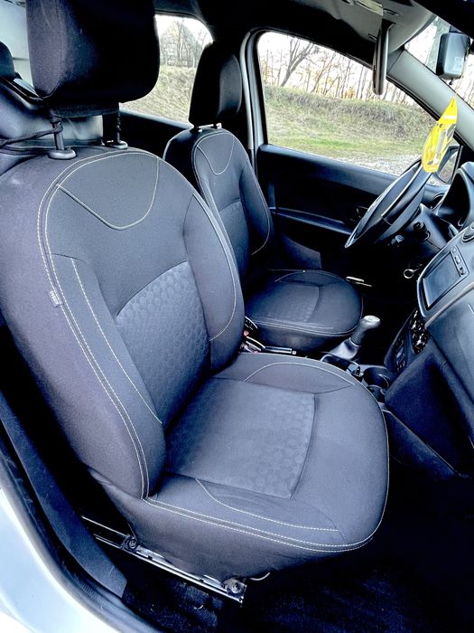 Vind Dacia Logan Laureate