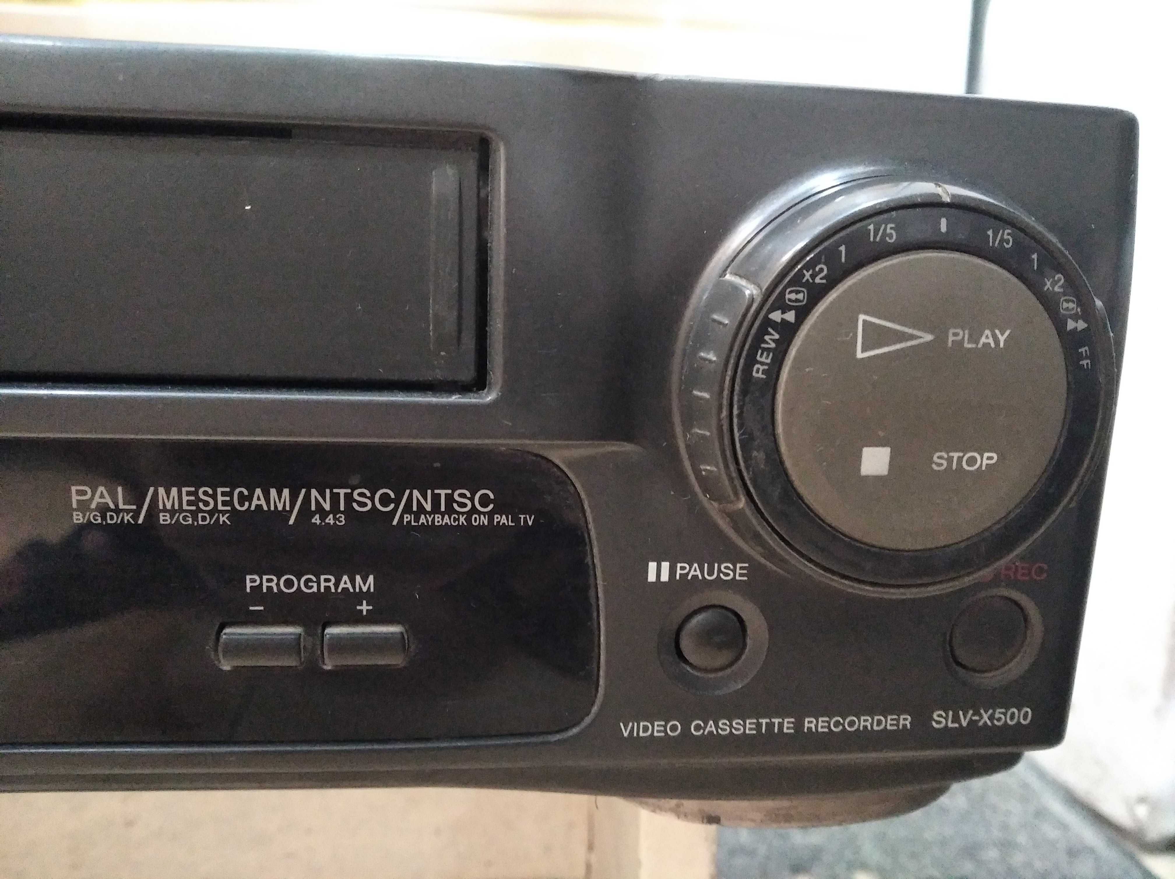 Видеомагнитофон Sony (Ishlamaydi). Не работает.