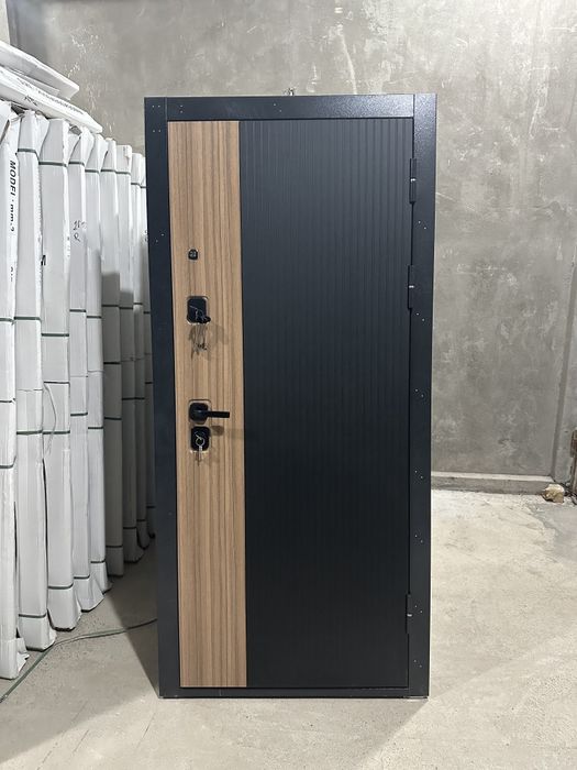 Входные двери. Kirish eshiklar.