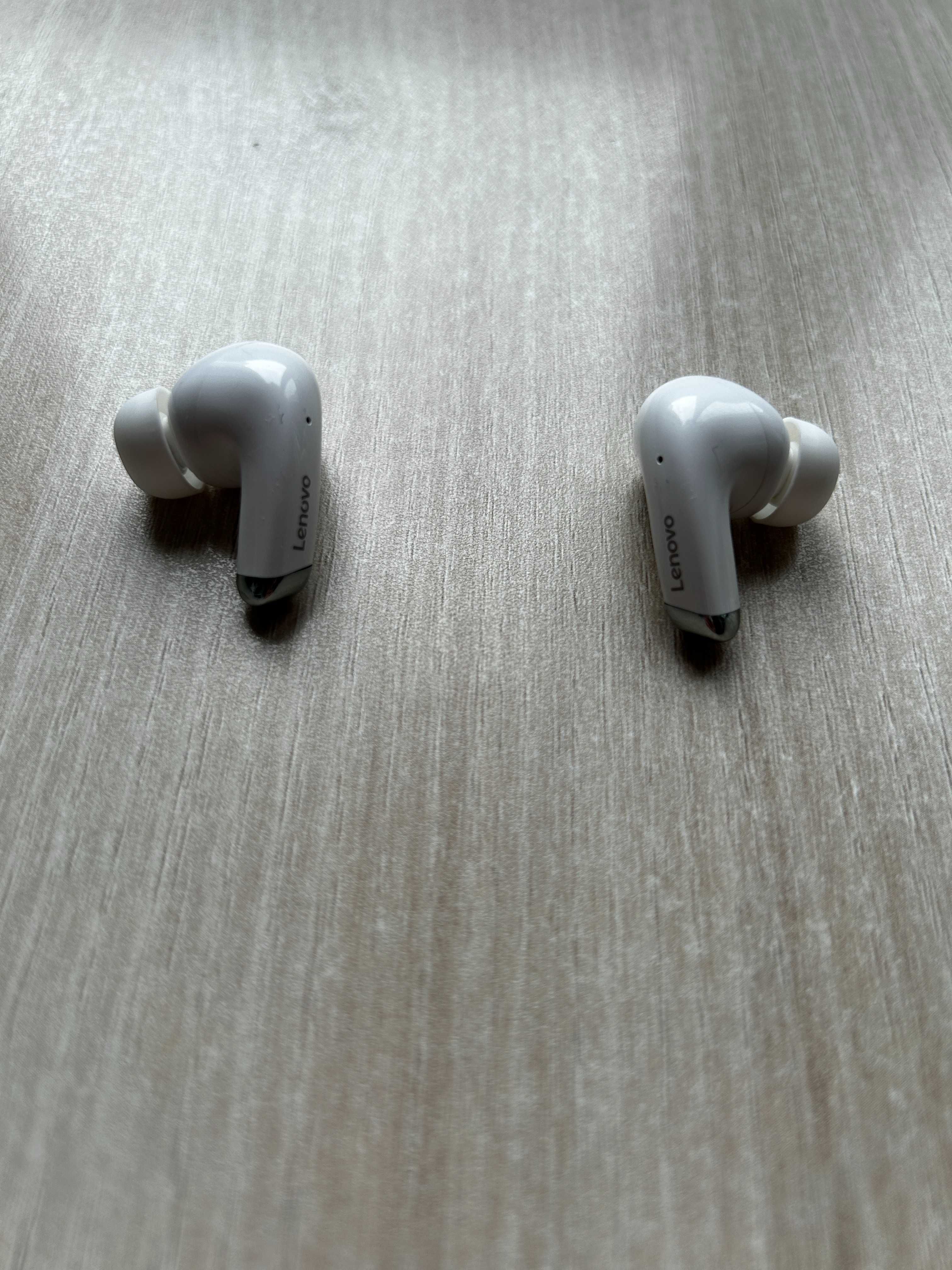 Продавам bluetooth слушалки Lenovo ThinkPlus LivePods LP5