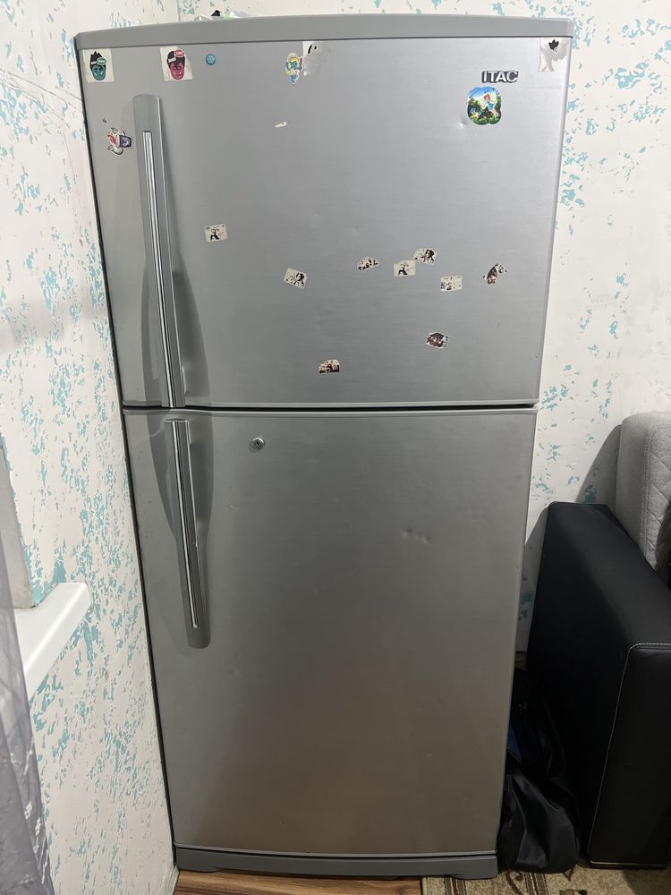 Холодильник с морозильной камерой сверху