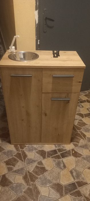 Шкаф за кемпер с мивка