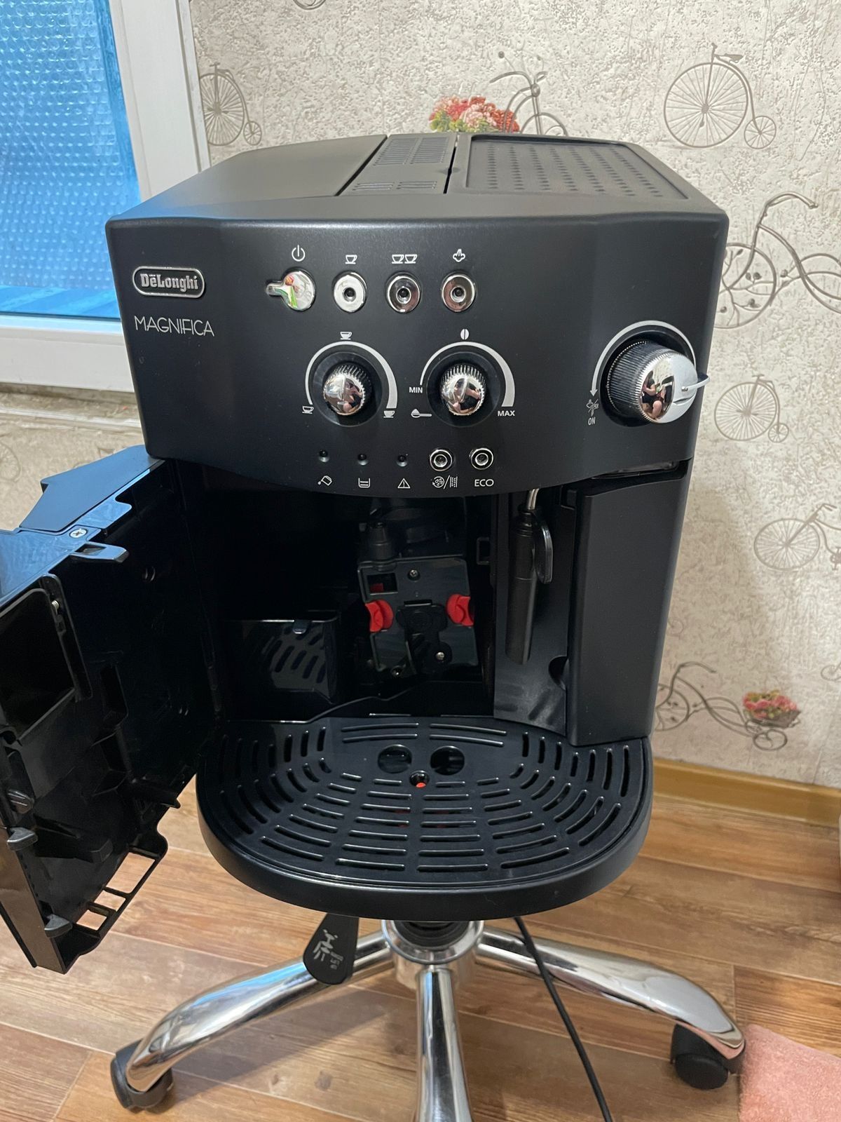 Автоматическая Кофемашина Delonghi Magnifica