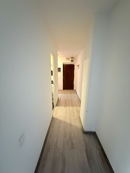 Vand apartament cu 3 camere