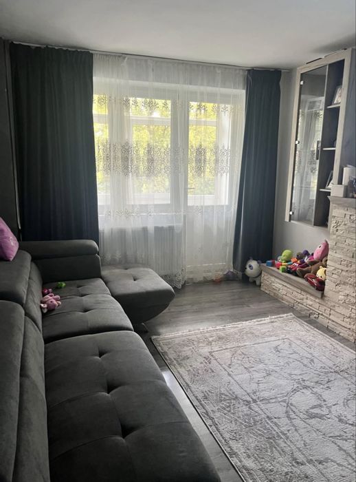 Vand apartament 3 camere