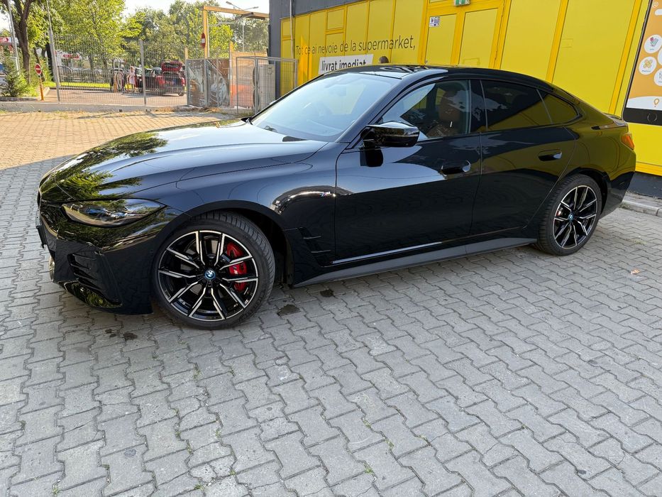 BMW i4 Primul proprietar, fără incidente.