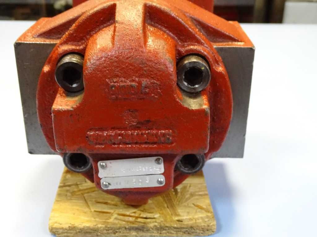 Хидравлична помпа Warynski P2C2120C5B26A Hydraulic pump