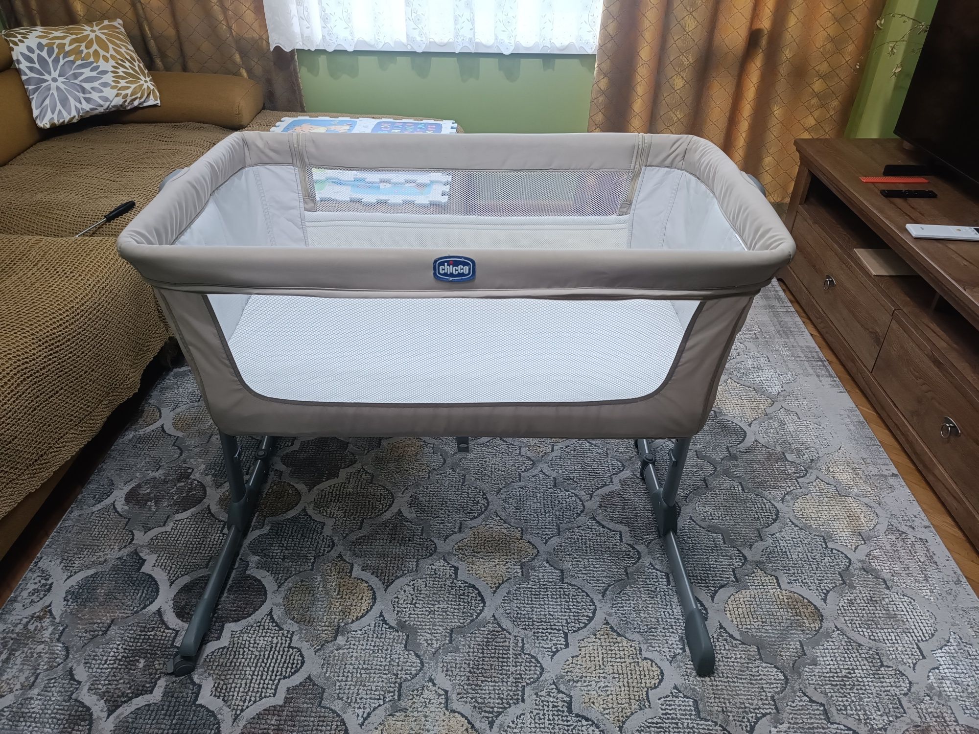 CHICCO Мини кошара - кошче с падаща преграда NEXT 2 ME ESSENTIAL BEIGE