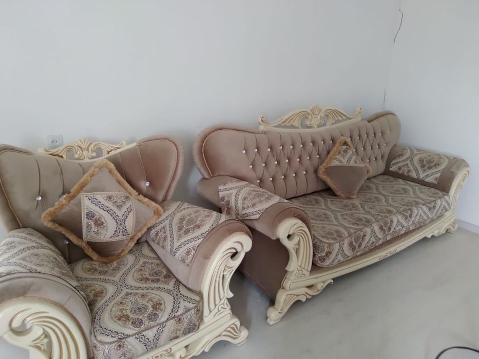 Диван с креслами