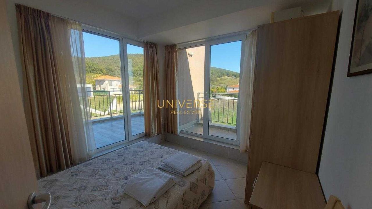 Продава се Тристаен апартамент в с. Кошарица, Област Бургас - 144 кв.м за 660 €/кв.м - Снимка #9