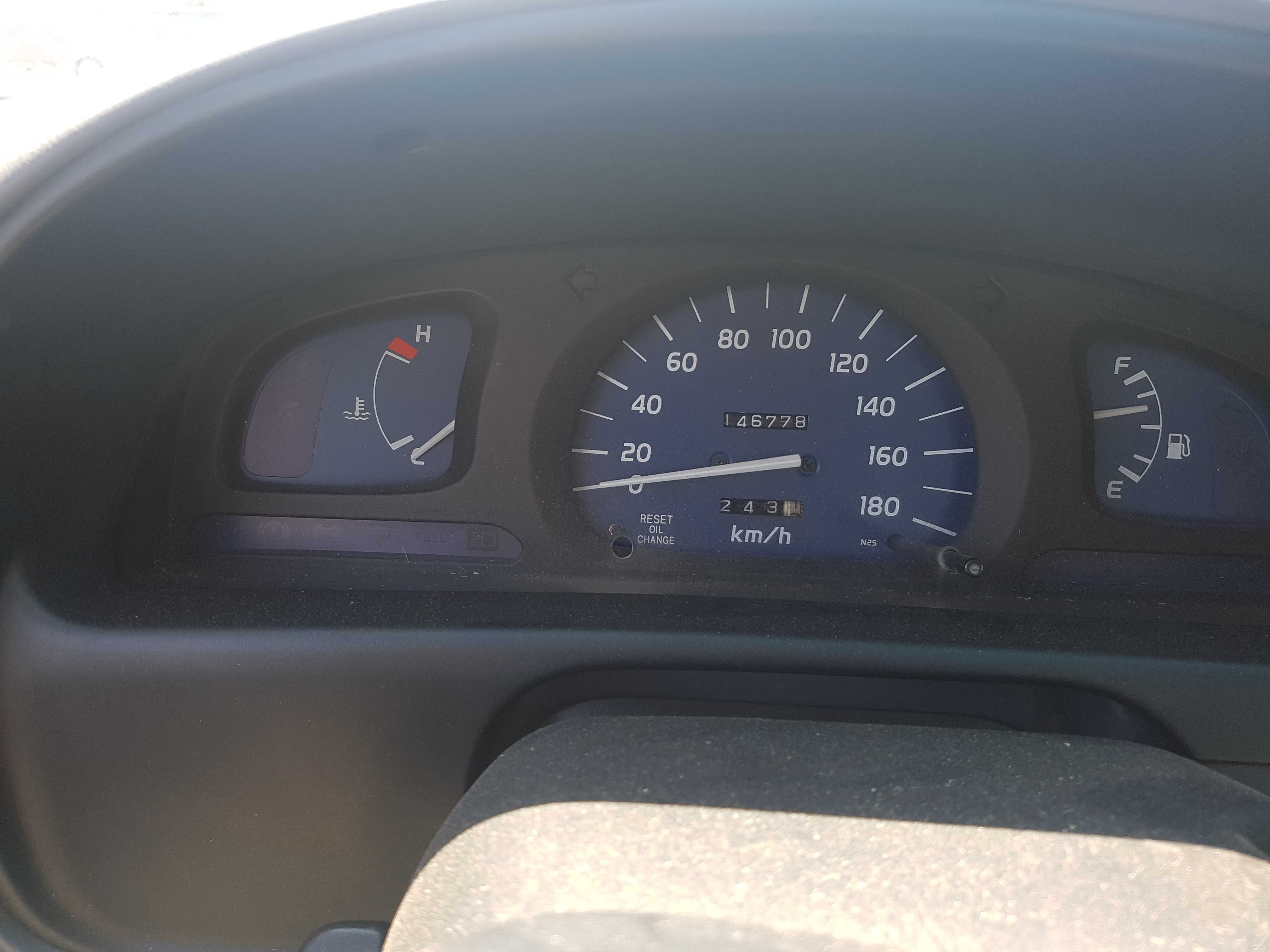 Toyota Hilux , 4WD , 2400 cmc diesel , 102 CP , 146.778 Km reali .