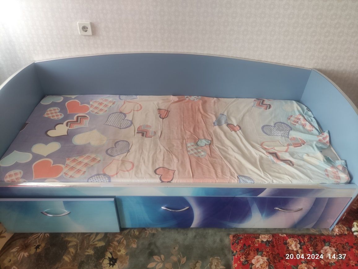 Продам детский кровать в хорошем сотояние