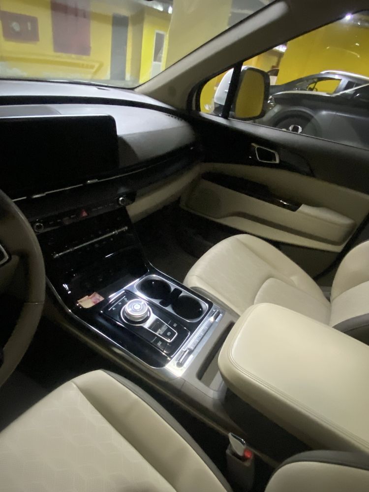 KIA Carnival sotiladi