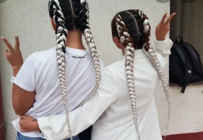 Codita Afro cu extensii si fara