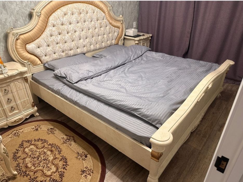 Продам спальный гарнитур срочно