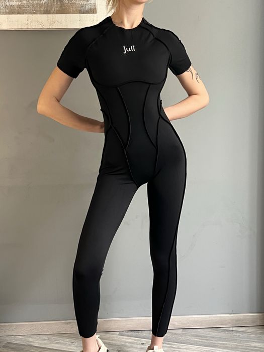 Дамски спортен гащеризон