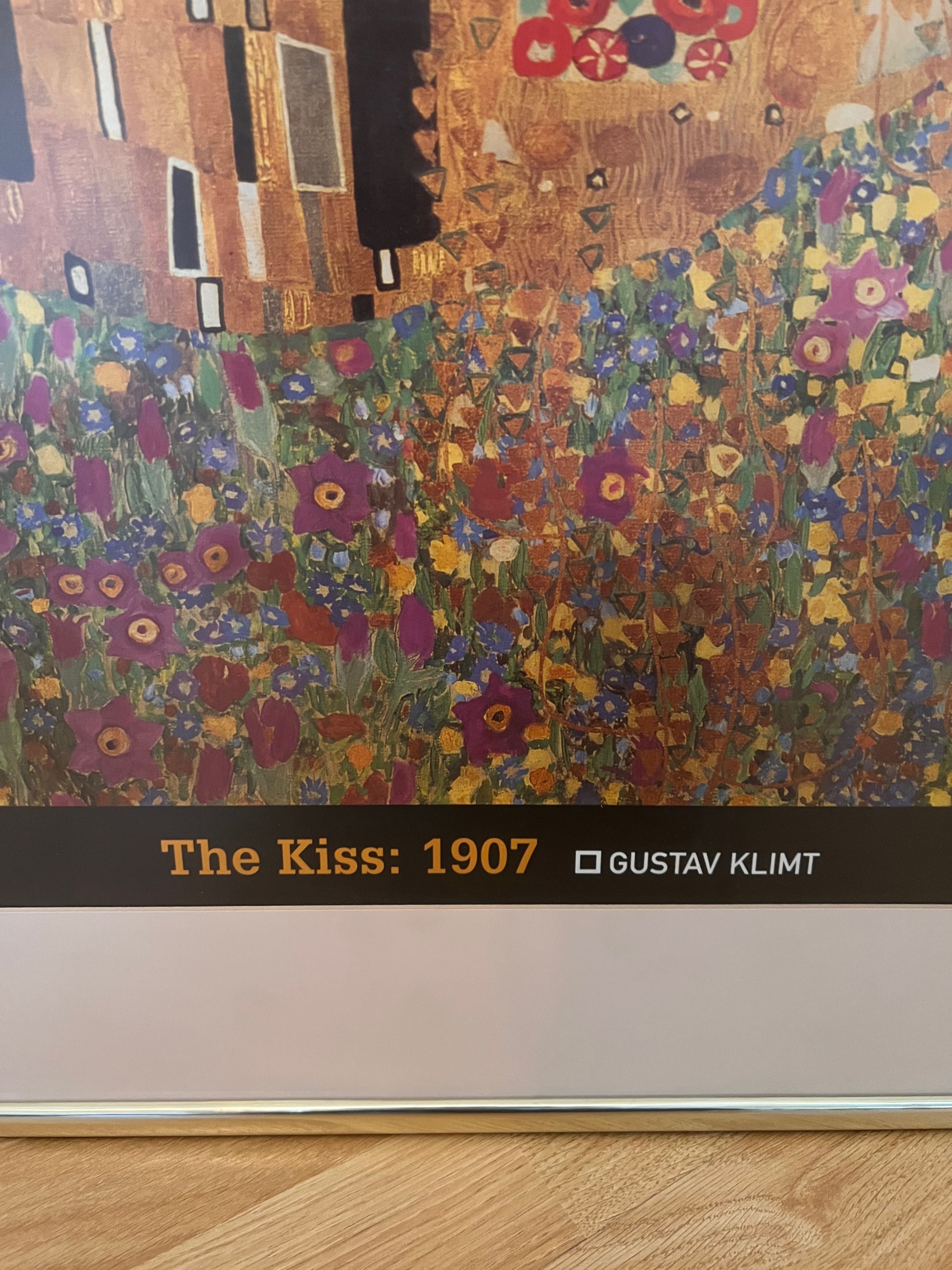 «Поцелуй» Густав Климт плакат постер в багетной рамке с паспарту