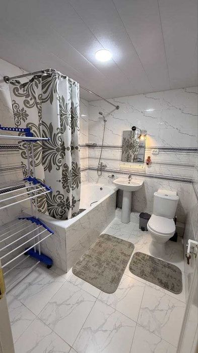 Срочно Продаётся квартира в центре 3 комнат Новостройка Ремонтом