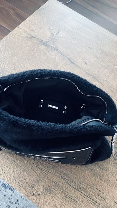 Diesel оригинална чанта от мъхеста материя