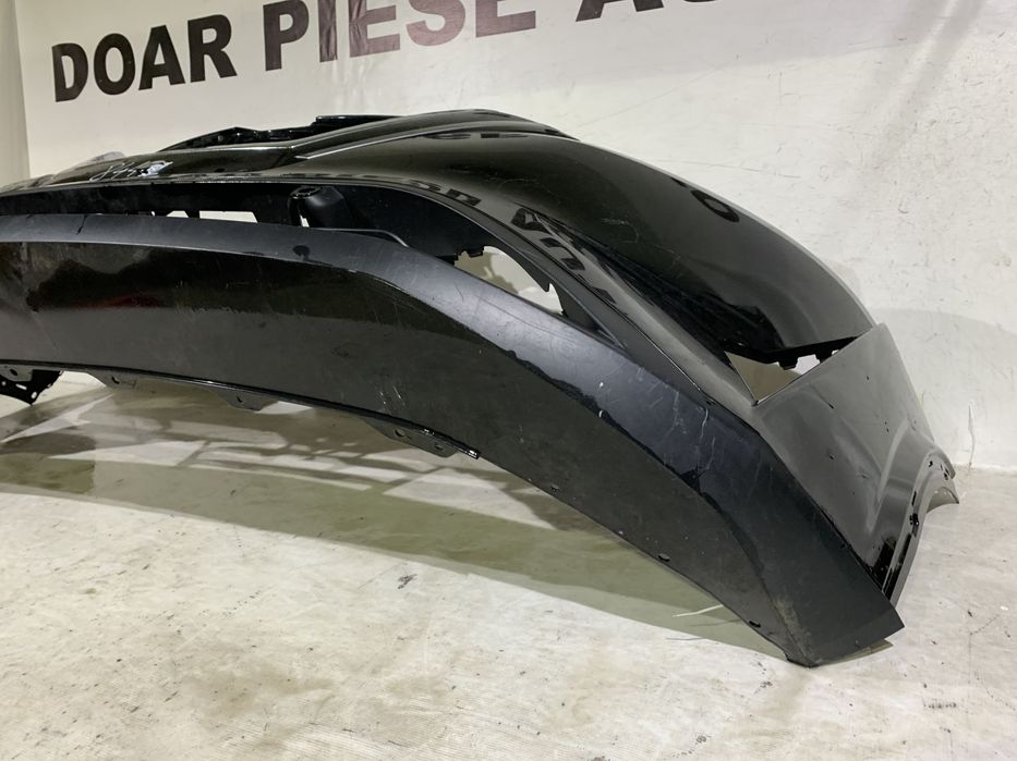 Bara fata Nissan Qashqai, 2021, 2022, 2023, 2024, cod origine OE 620226UA0H, cu gauri pentru senzori de parcare (4). Cromul de pe grila este atins.
