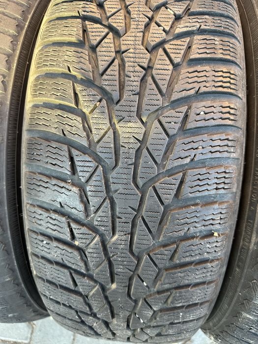 Cauciucuri iarna 215 60 16 Nokian 6mm la 100 ron buc