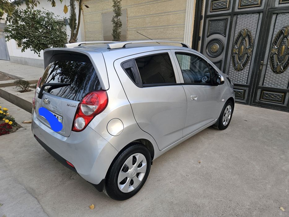 Срочни сотилади 2014