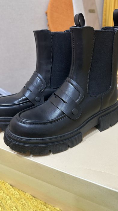 Продам новые весенние сапоги, рр 40, подойдет на 39