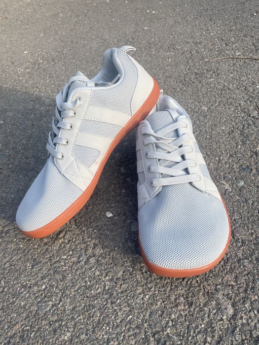 Босоногие обувь/кроссовки.