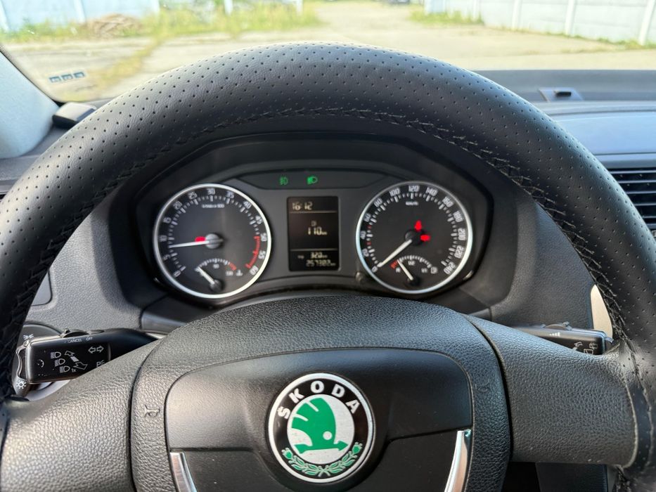 SKODA Octavia~ 2012~
