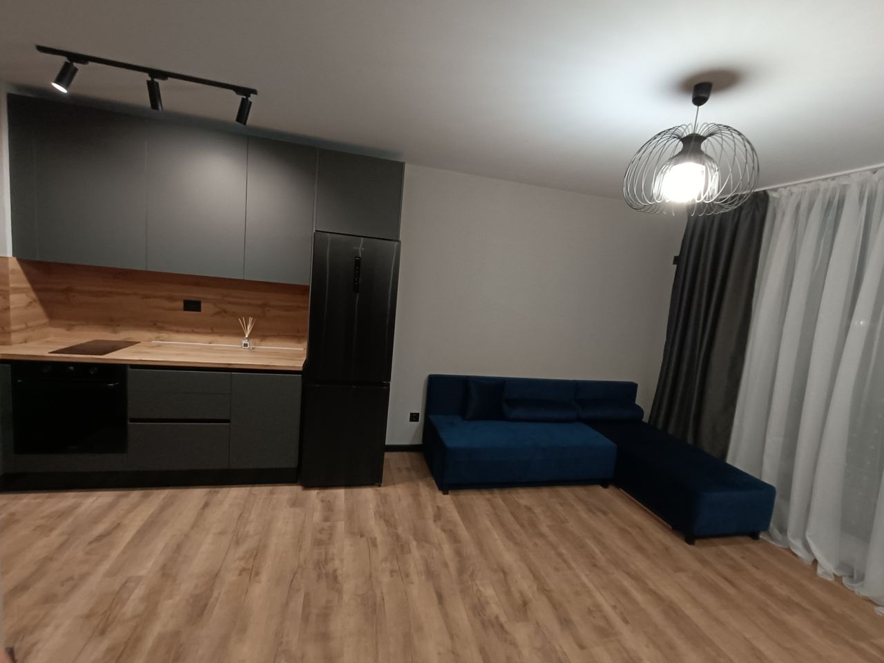 Продава се Двустаен апартамент в Благоевград, Освобождение - 63 кв.м за 1469 €/кв.м - Снимка #16