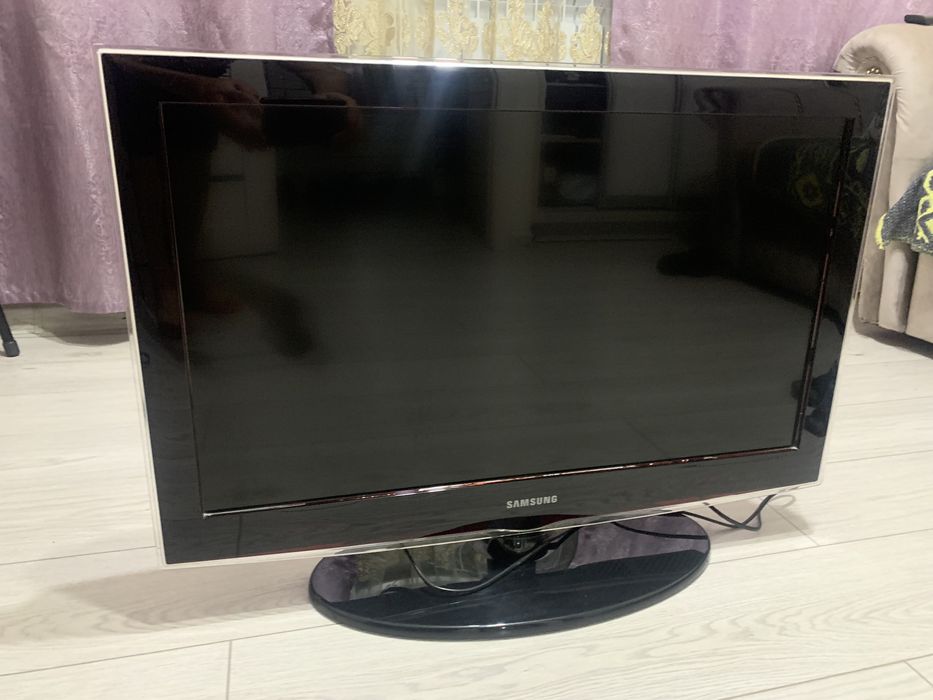 Телевизор SAMSUNG LE32D450G1W