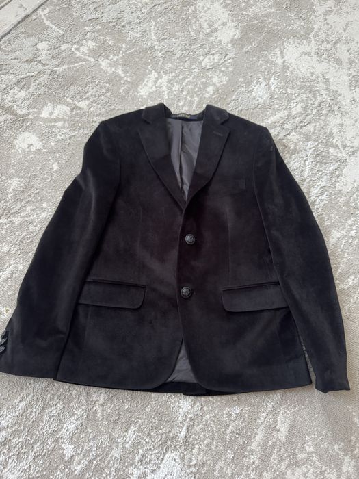 Пиджак отдельный черный, почти новый нам9-10лет