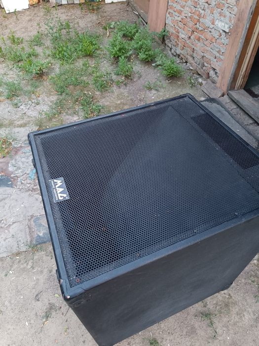 Subwoofer mag 18