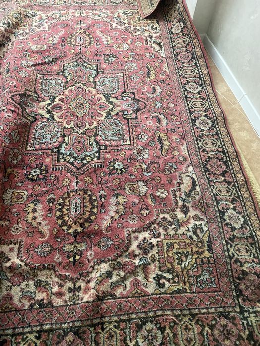 Продам ковер в отличном состояний